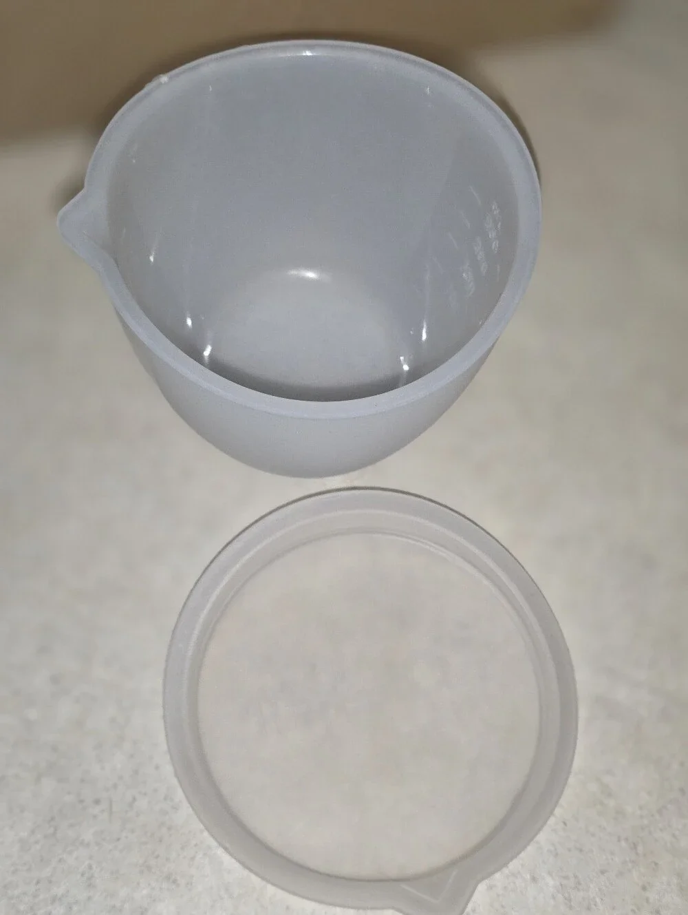 Pampered Chef White Stackable Silicone Storage Cups with Lids